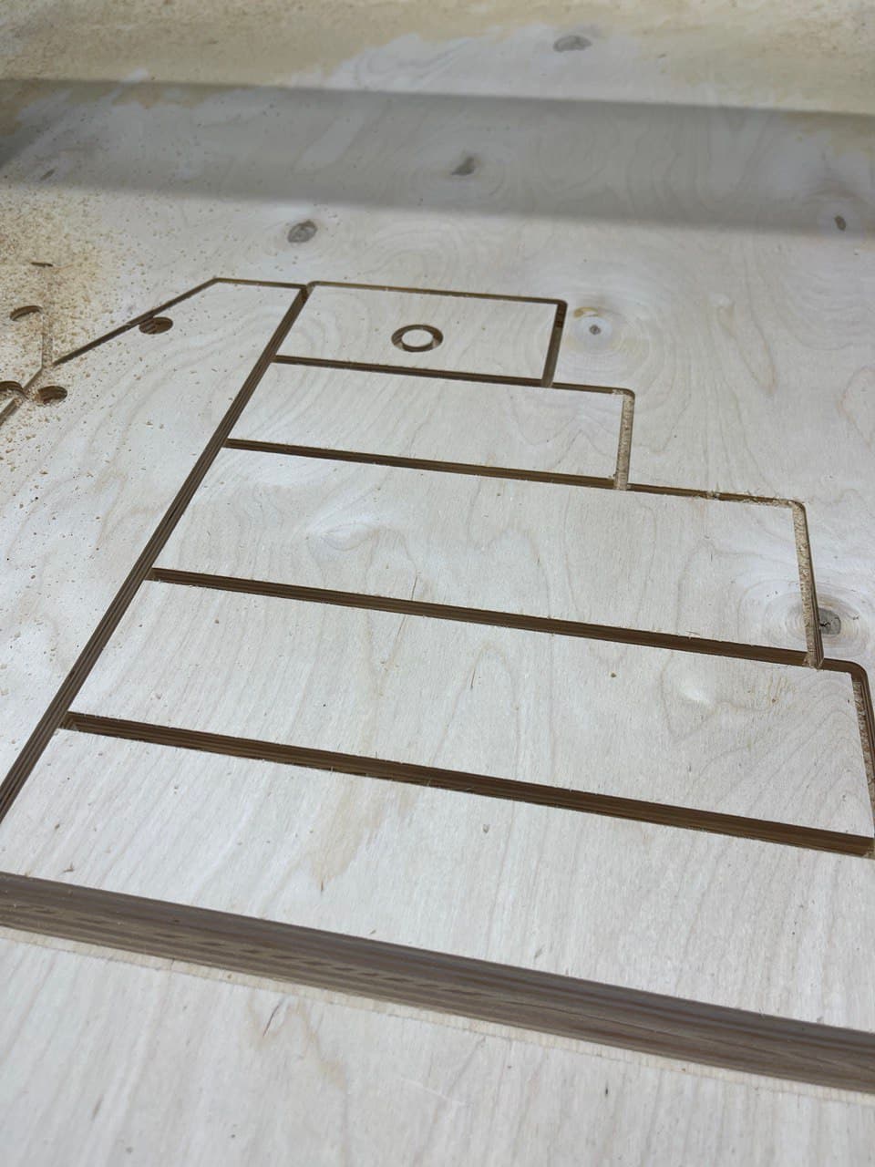 порізка фанери у львові frezalviv